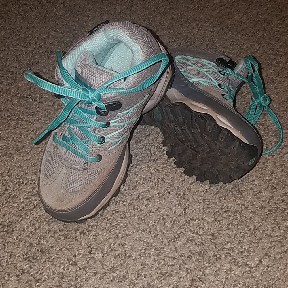 Girls Northface hiking boots